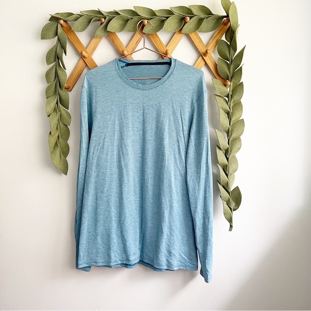 lululemon athletica Men's Long Sleeve Crew in Light Blue